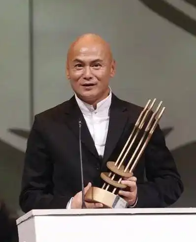 八十年代一线肌肉打星金轮法王,晚年生活凄惨!