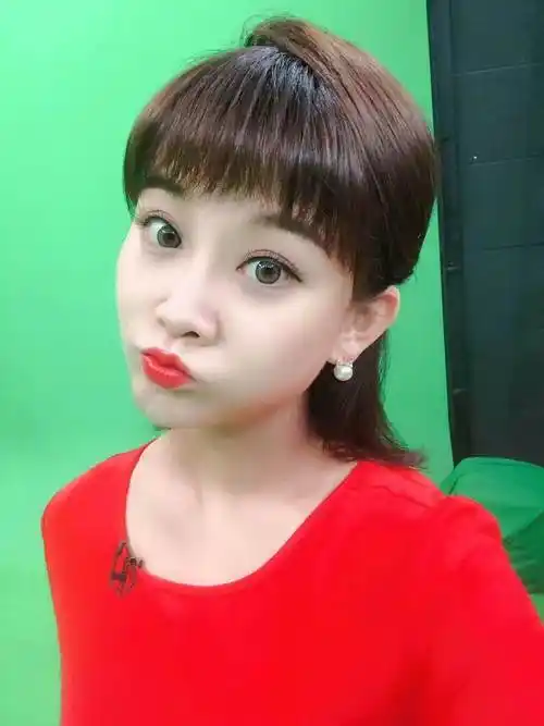 齐鲁电视台主持人(副本)