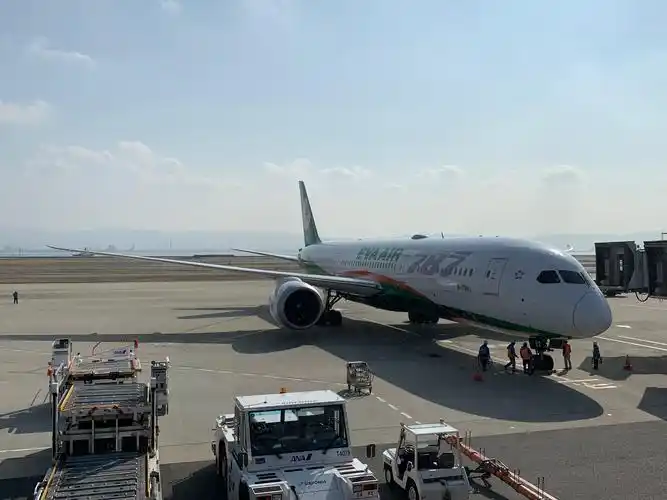 长荣航空eva air 787-9 皇玺桂冠舱 kix-tpe 大阪-台北
