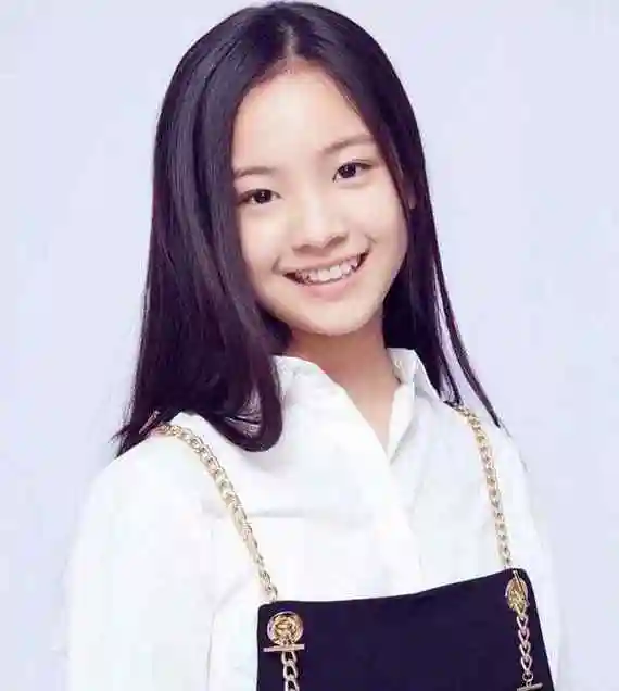 中国十大最漂亮童星女(全国公认最美00后小花女明星名单)