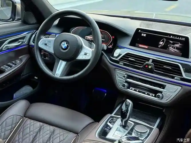 22年7月宝马740lim运动全车隐形车衣12000公