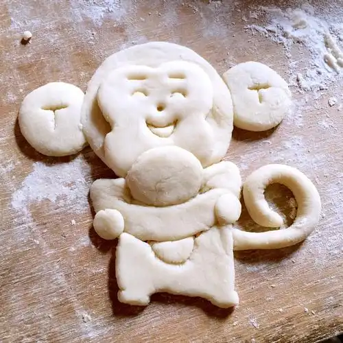 过年自己捏捏的小猴子
