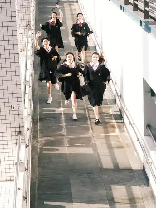 浙大紫金港挑战一张封神毕业照