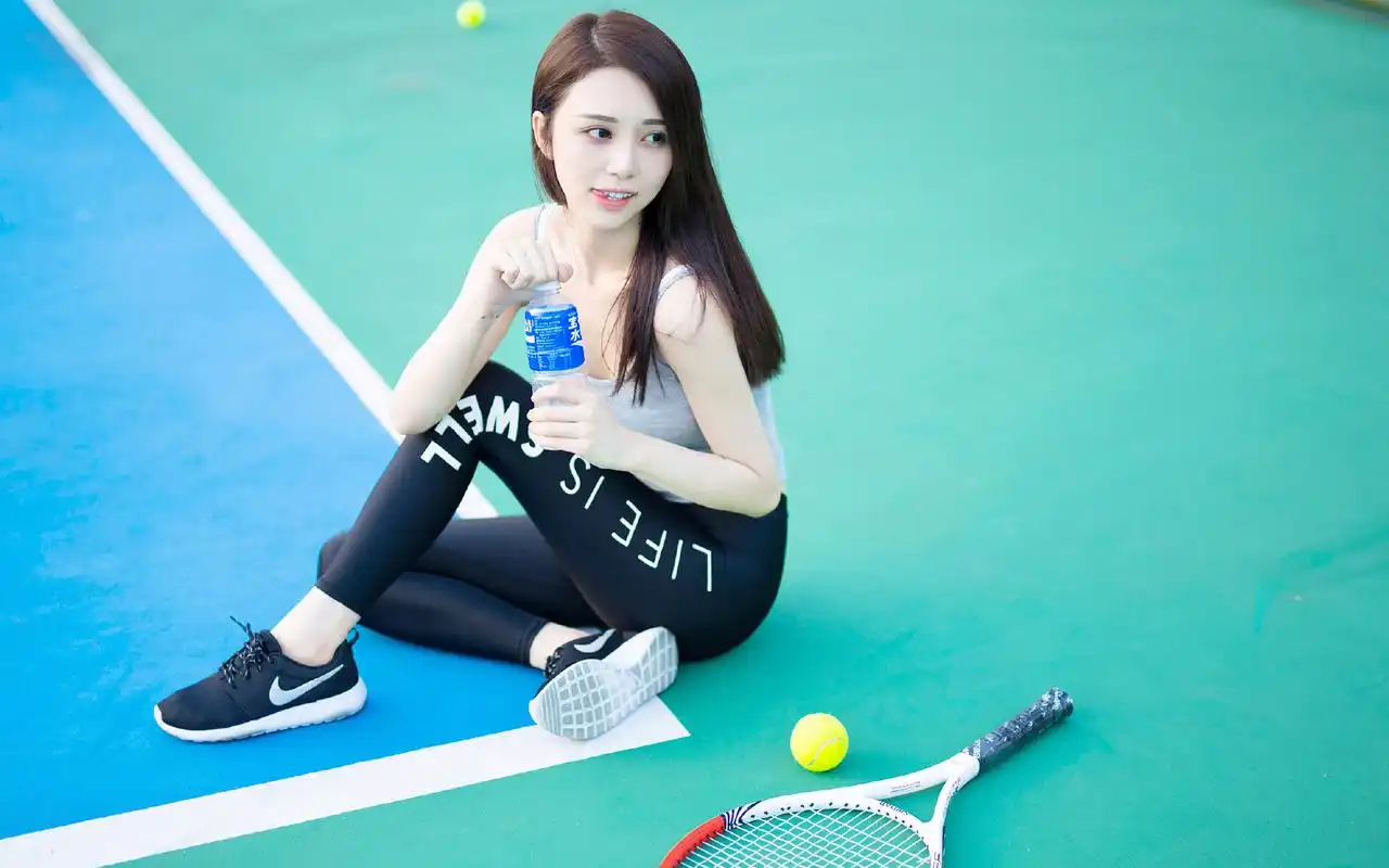 性感美女吊带背心运动写真高清图片壁纸