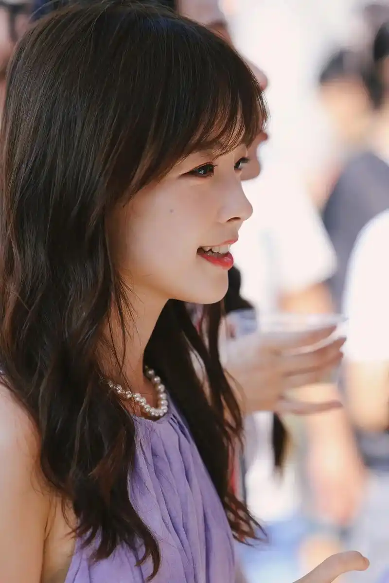 遇见央视最甜女主持#王冰冰 #甜妹 #一馔千年 #随州 #街 - 抖音