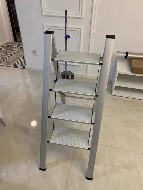 高颜值的家用折叠梯