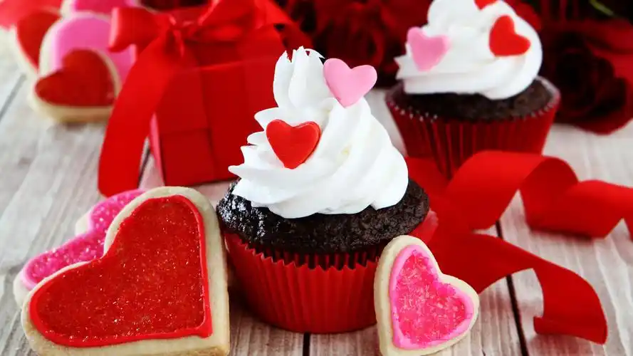 壁纸 纸杯蛋糕,奶油,爱的心,礼物