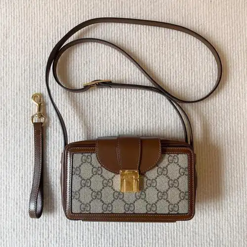 gucci老花盒子包