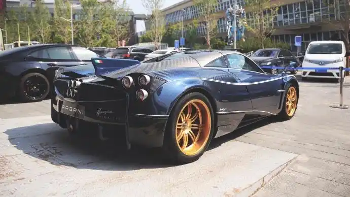 pagani huayra dinastia 霸下