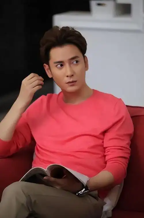 韩栋靠颜值进圈靠努力成著名演员娶经纪人当老婆婚姻幸福