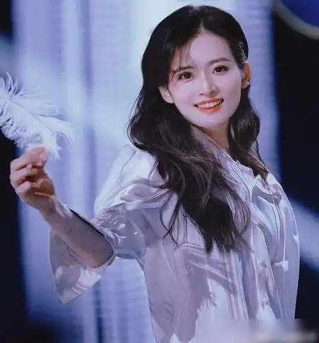 into1"性转照"火了,刘宇古典美,我却被周柯宇惊艳到