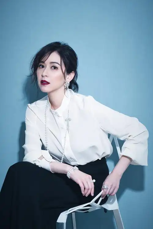 真珠之王mikimoto个性妆点名媛蔡依珊-展现温柔女性的坚毅爽朗