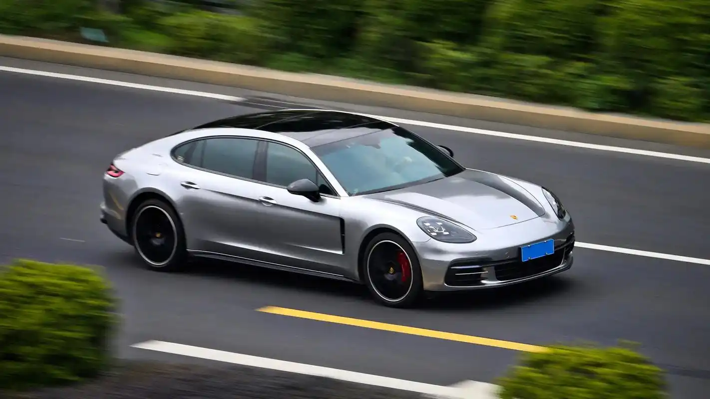 欧洲风范#街拍 #dou是好车 #爱车族 #摄影 #保时捷  - 抖音