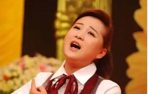 被传姜昆"女儿",贾玲终于承认了关系,这两个人藏的太深了_冯巩_喜剧