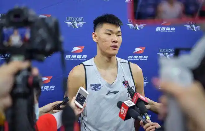 新动态范子铭回广东遭嘲讽山东球员抽烟喝酒日本男篮自曝弱点