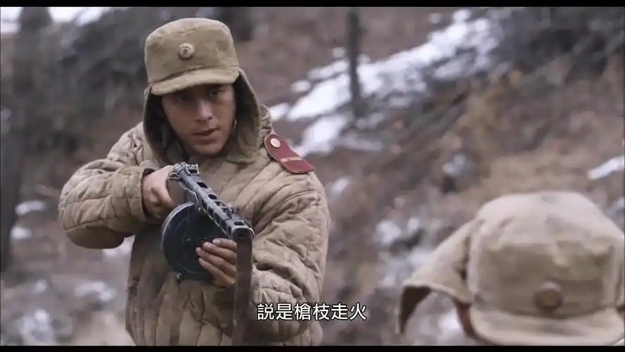 高地战:韩军乔装打扮,摸上人民军阵地,没想到这么快就被发现了