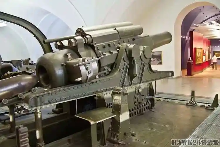 这是斯柯达m16型380mm重型榴弹炮.