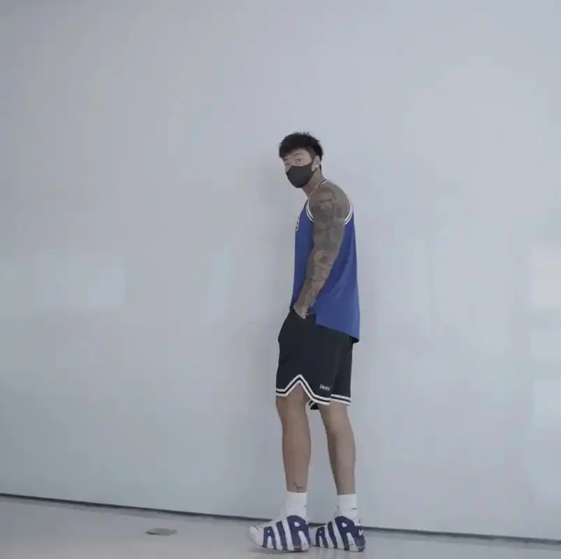 歌会走调,但是哥不会走掉 #身高190 #体重200斤#美式 - 抖音