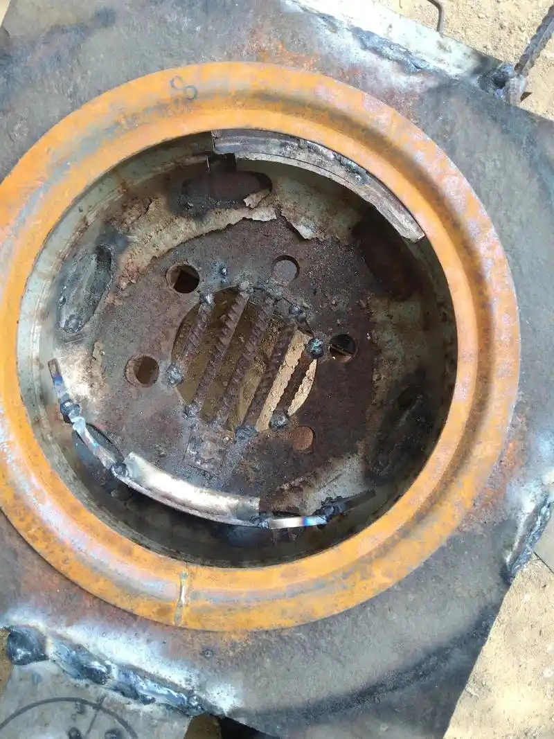 废旧轮毂改造农村柴火炉 - 抖音