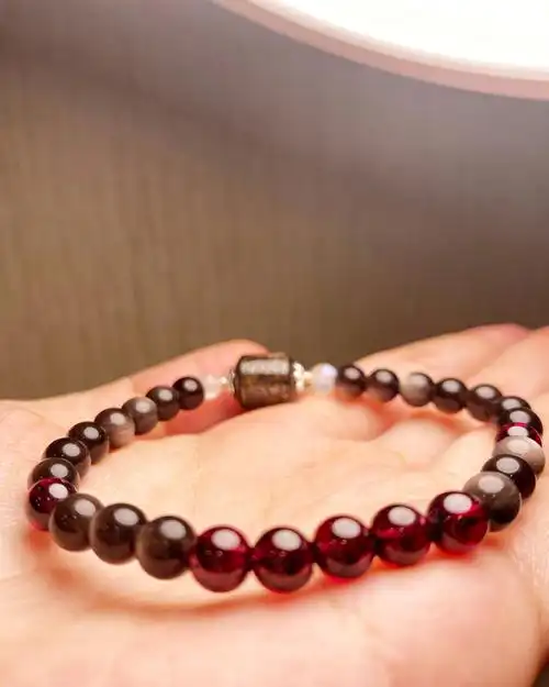 已结缘78紫牙乌石榴石黑曜石手串