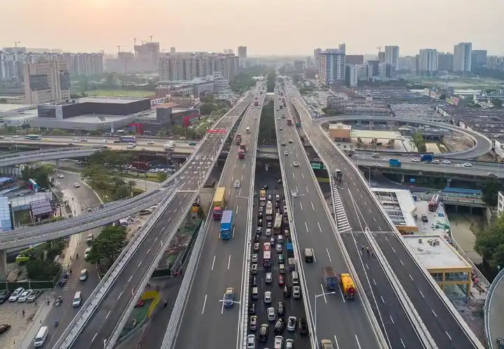 同泰路尖彭路白云大道立交工程今晚通车