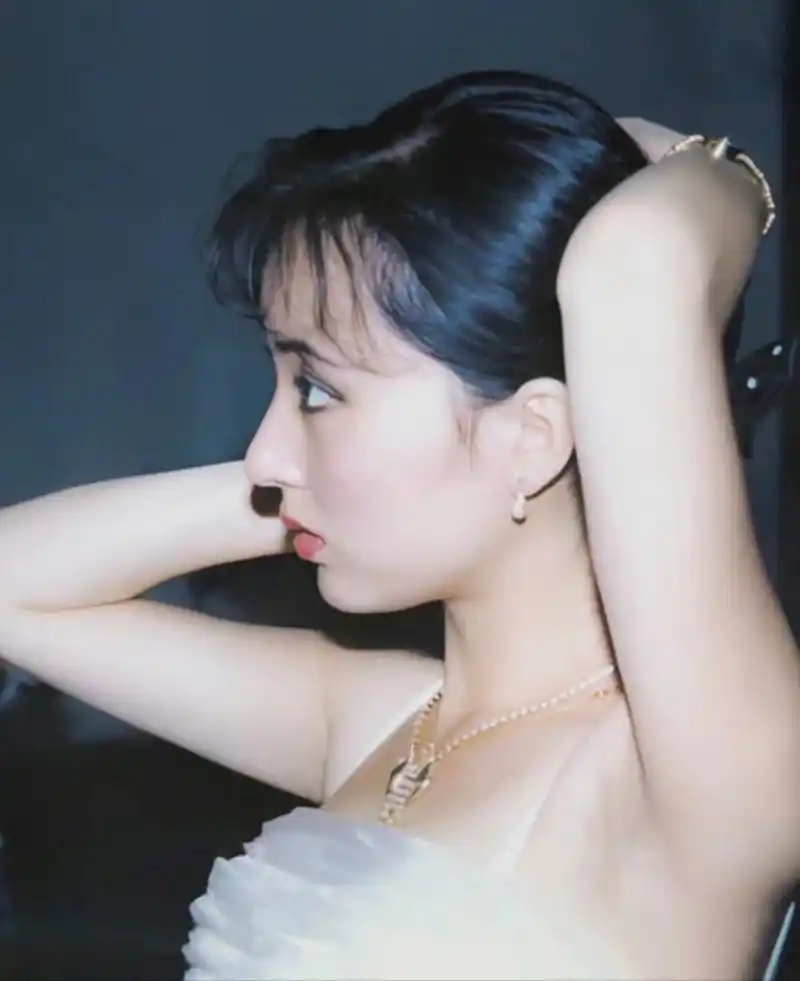 一张罕见的陈晓旭侧颜照