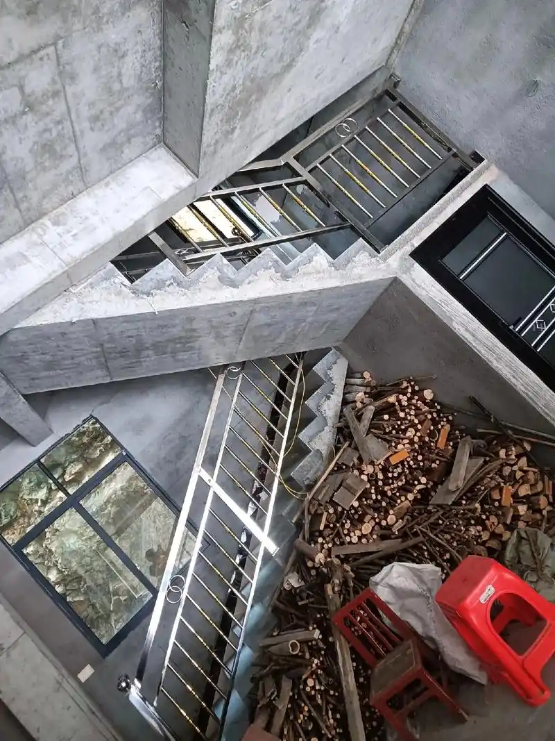 (50x50)不锈钢豪华楼梯扶手安装效果图～喜欢的老铁请联系 - 抖音