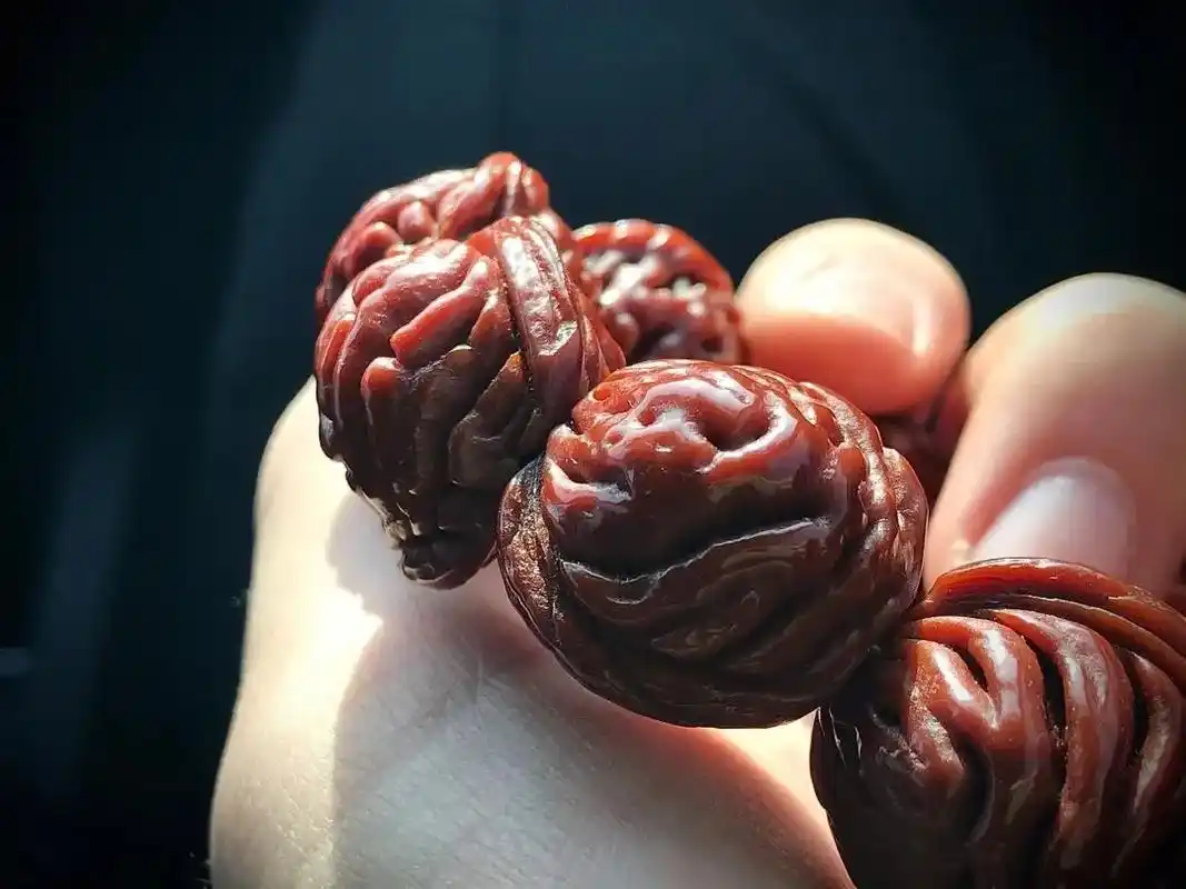 生活需要一些仪式感来唤醒灵魂文玩盘串猴头核桃文玩人玩出你的热爱