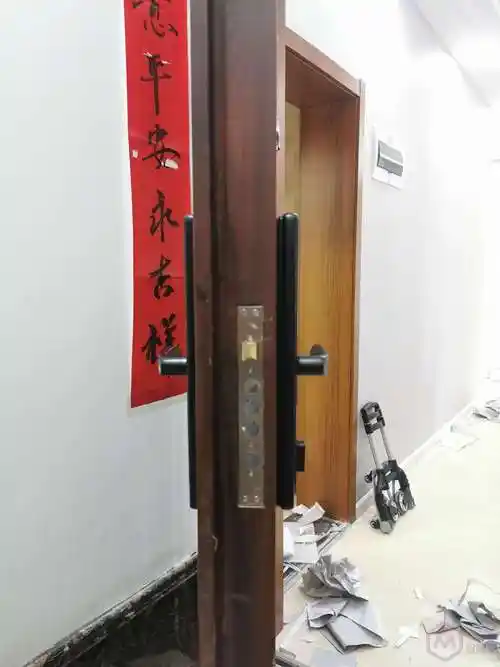 香格里拉小区锦园7号楼安装半自动石将军智能锁