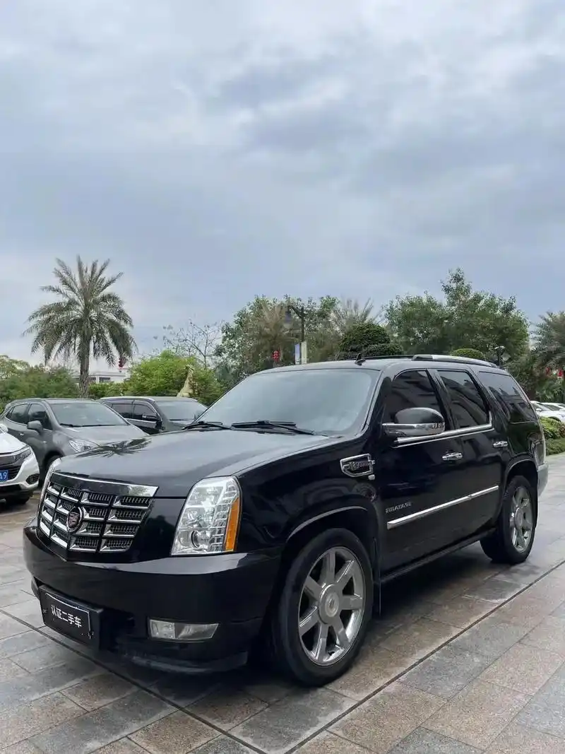 凯迪拉克(浴皇大帝):凯雷德escalade 2010款 6 - 抖音