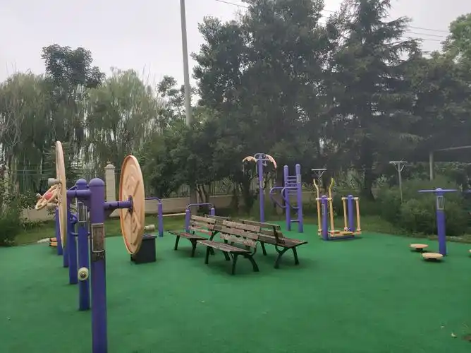 民乐社区西侧健身点