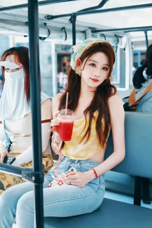 周诗雨超话    999298    @snh48-周诗雨  #周诗雨心动狙击