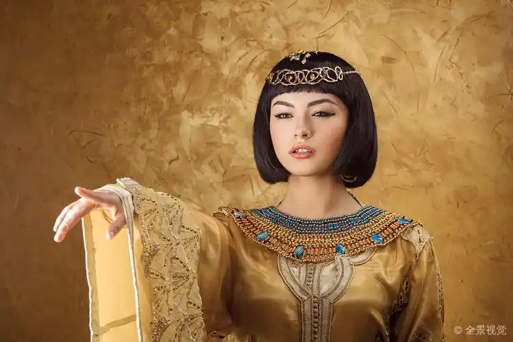 美女_埃及人_女人_克利奥帕特拉_指向_黄金_背景_迷人_特写_头像_时髦