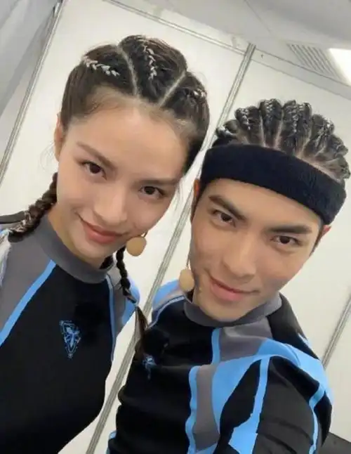 原来男女演员也能撞脸,像异父异母的姐弟,本人见了都要愣三秒