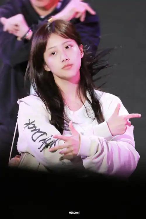 #李艺彤re:birth见面会#