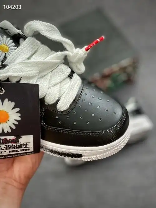 权志龙联名小雏菊空军百搭鞋_小雏菊_权志龙_鞋子_百搭_耐克怎么样_3d