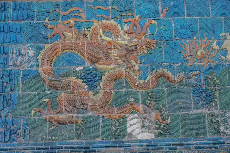 穿越时空的奇遇:大同九龙壁的传说与雄伟之美_历史_琉璃_中国