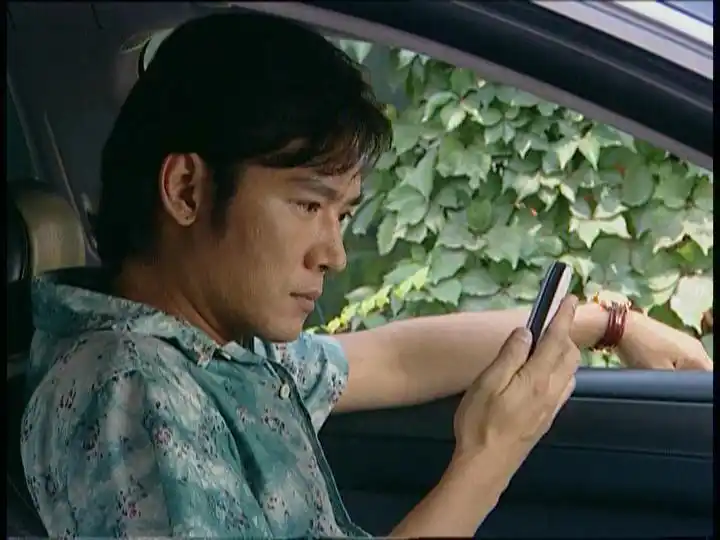 求一张焦恩俊侧脸打电话的照片!有加分!