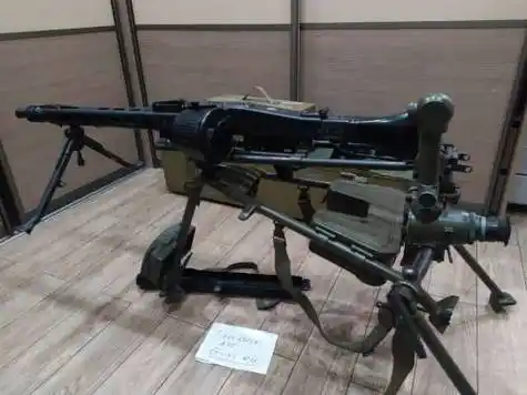 在排一级,应该配备口径更大的机枪,如9毫米或12.7毫米机枪.