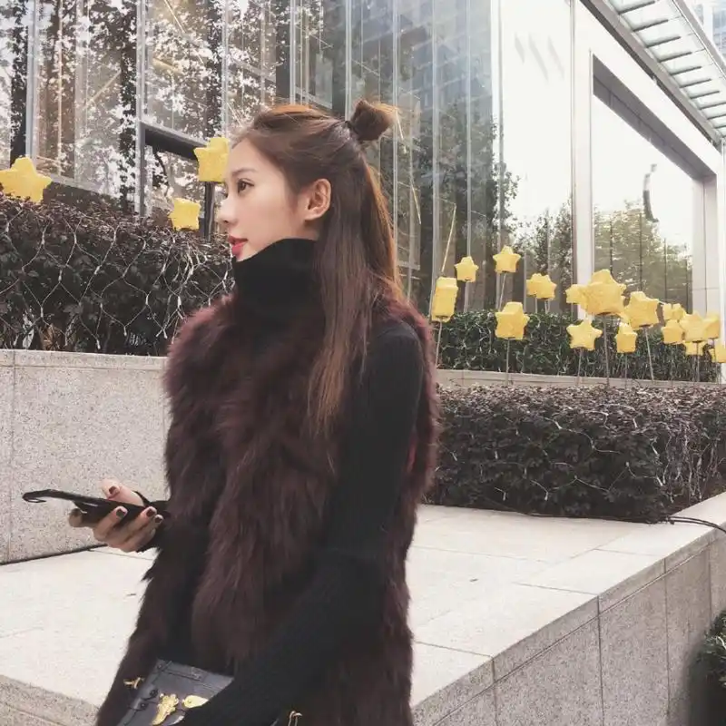 新浪娱乐讯 人前,网红美女夏夏在微博晒出在首尔游玩的美照.