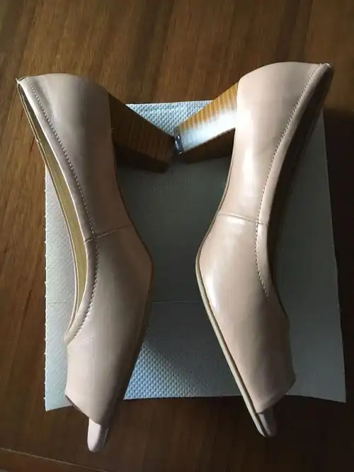 出售闲置全新及二手女士真皮皮鞋30新/双