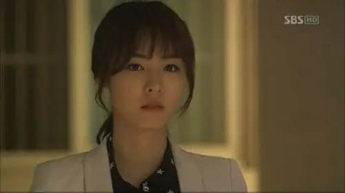 p>李沇熹(lee yeon hee),1988年2月26日出生于韩国,韩国女演员,模特.