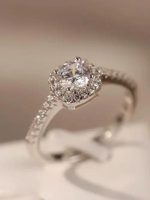 情侣钻戒时尚开口对戒结婚求婚交换道具闪耀简约锆石戒指一对经典