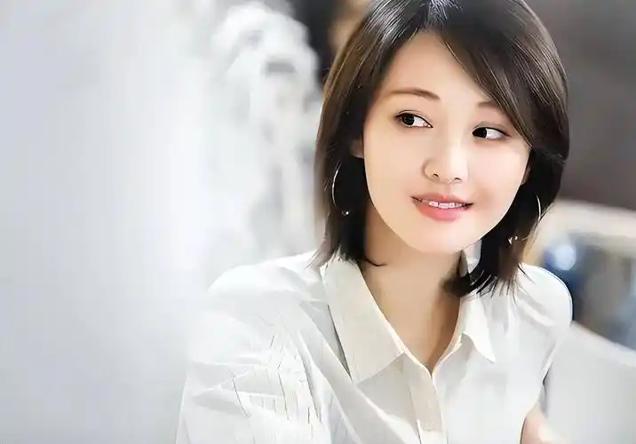 郑爽美国逛街被网友偶遇,穿短裤风格变样,自曝当导演拍复仇剧!