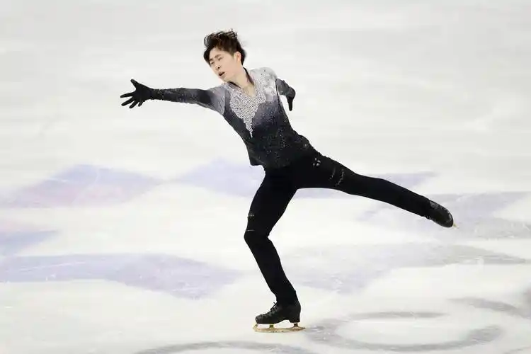 冬奥100天花样滑冰绽放花样年华