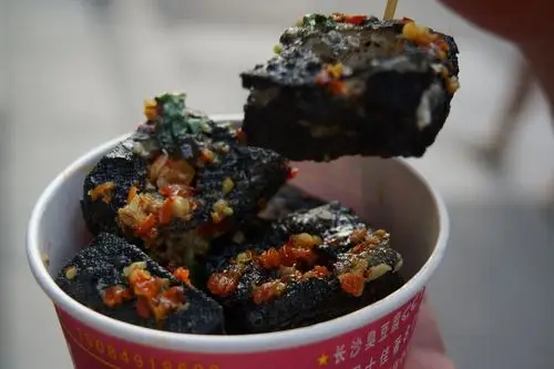 国人眼中最喜欢的臭豆腐却是老外们的噩梦,连闻到那个味道都觉得