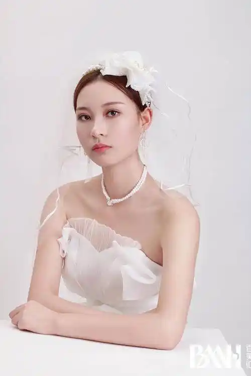 2021年最具风情的3款新娘造型简单气质女神必备