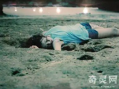 美女死亡瞬间_上吊美女死亡图片_女人上吊死亡过程