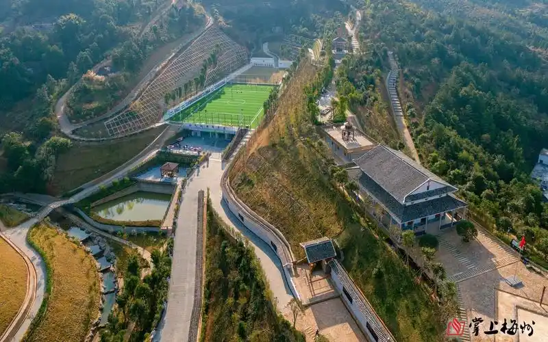 元坑遗址景区位于五华县长布镇源潭村元坑片,是国家3a级旅游景区