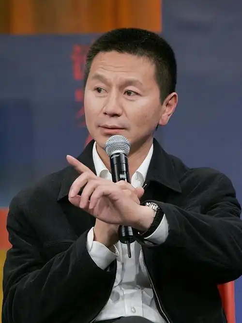 吴若甫:娶小22岁娇妻,62岁了女儿还在上初中,曾遭绑架差点撕票